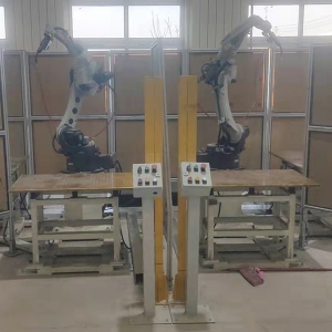 大巴弧焊工作站